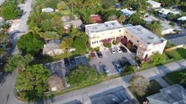 Annie's Castle, 905 NE 28th St #101, Wilton Manors, Florida 33334, image 2