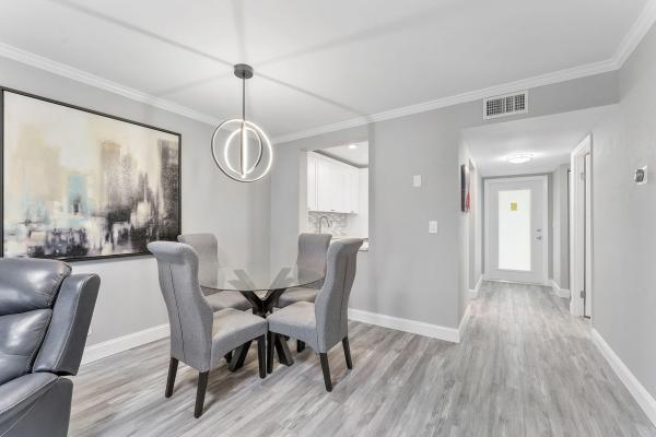 118 Lake Constance Dr, West Palm Beach, Florida 33411, image 1