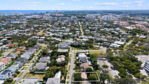 Boca Villas, 1001 NE 2nd Ter, Boca Raton, Florida 33432, image 2