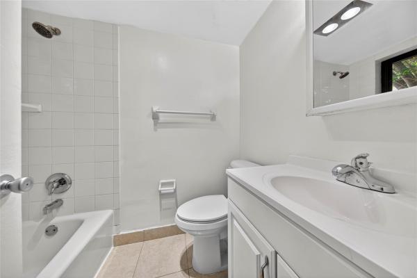 2201 NE 36th St #105, Lighthouse Point, Florida 33064, image 2