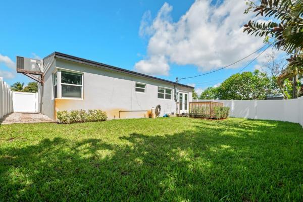 North Andrews Terrace, 5240 NE 3rd Ter, Oakland Park, Florida 33334, image 2