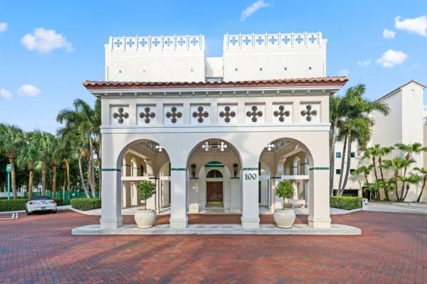 Mizner Court, 100 SE 5th Ave #106, Boca Raton, Florida 33432, image 2