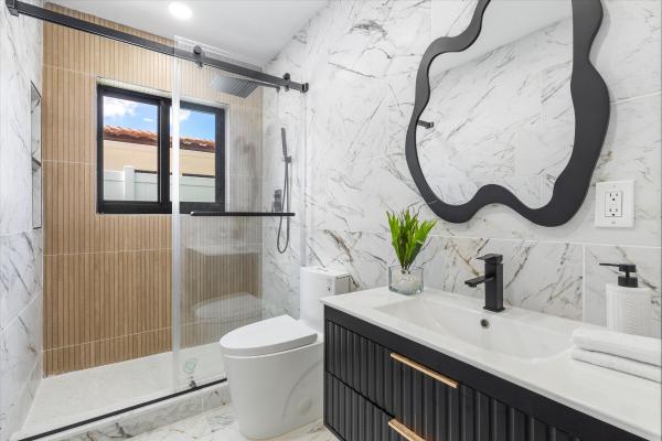Golf Estates, 4721 Bayview Dr, Fort Lauderdale, Florida 33308, image 2