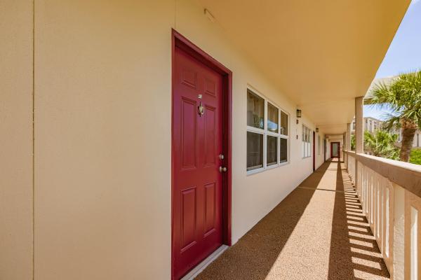 Martinique Village, 4302 Martinique Cir #H3, Coconut Creek, Florida 33066, image 3