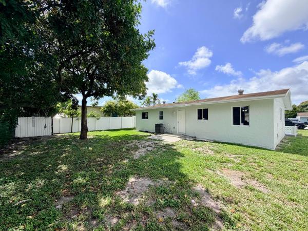 Collier City, 2811 NW 8th St, Pompano Beach, Florida 33069, image 3