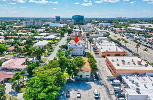 Du Barry, 2715 NE 49th St #208, Fort Lauderdale, Florida 33308, image 3