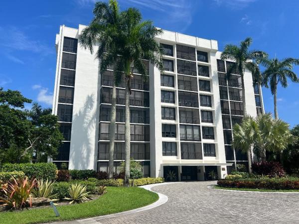 Willow Wood Midrise At Boca Country Club, 6797 Willow Wood Dr #6034, Boca Raton, Florida 33434, image 3