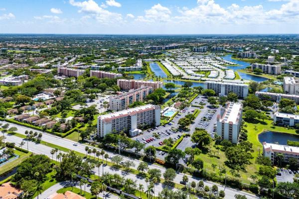 Huntington Lakes 1, 14475 Strathmore Ln #707, Delray Beach, Florida 33446, image 2