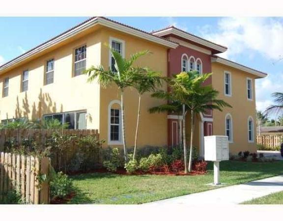 Hollywood Little Ranches, 2212 Van Buren St, Hollywood, Florida 33020, image 1