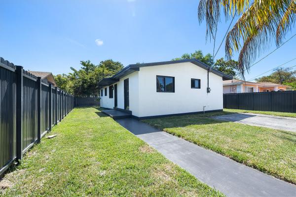 Cedarhurst, 1522 NW 41st St, Miami, Florida 33142, image 2