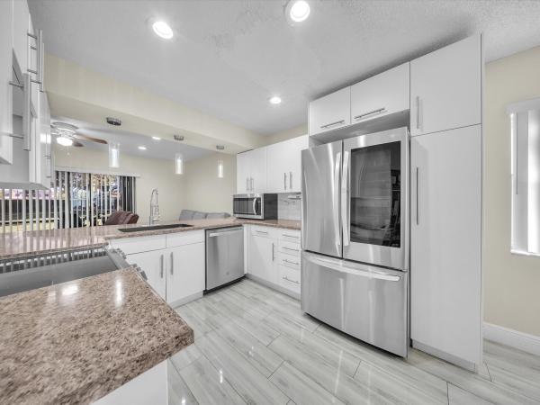 Oakwood On The Green, 9867 Riverside Dr #9-31, Coral Springs, Florida 33071, image 1