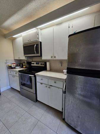 Village Of Sandalwood Lakes North, 209 Charter Way, West Palm Beach, Florida 33407, image 2