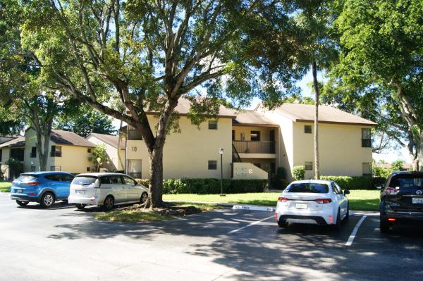 Karanda Village 3, 3781 Cocoplum Cir #3579, Coconut Creek, Florida 33063, image 2