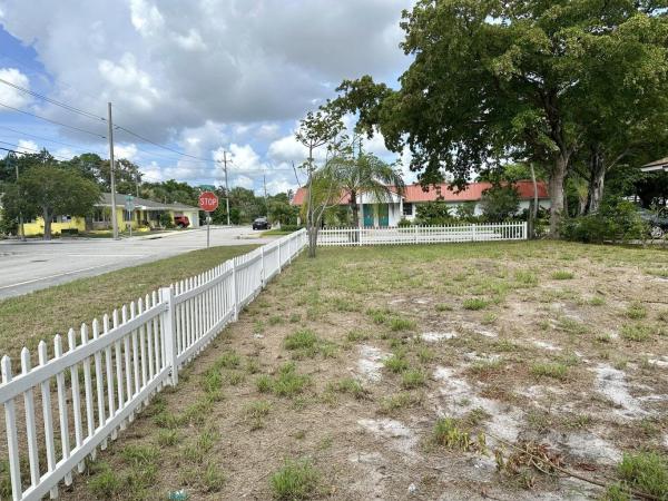 Lake Worth Town, 312 N 12th Ave Ave, Lake Worth Beach, Florida 33460, image 2