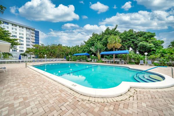 Hillcrest, 4330 Hillcrest Dr #302, Hollywood, Florida 33021, image 1