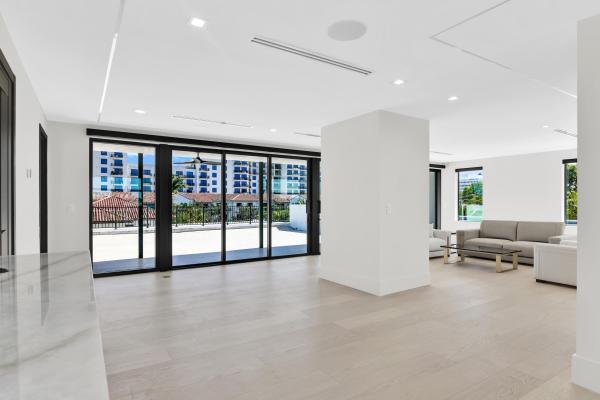 Kings Court, 344 NE 2nd St, Boca Raton, Florida 33432, image 3
