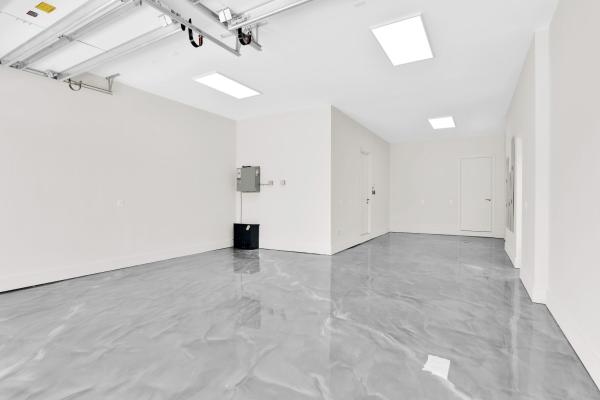 Kings Court, 344 NE 2nd St, Boca Raton, Florida 33432, image 2
