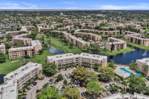 Sunrise Lakes 4, 2603 NW 103rd Ave #401, Sunrise, Florida 33322, image 2