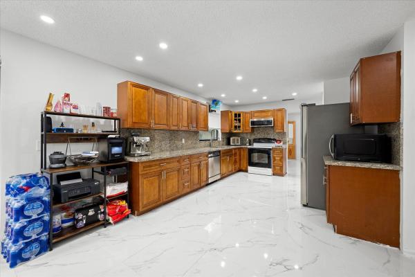 Riverdale, 2340 Fairmont Ave, Miramar, Florida 33025, image 3