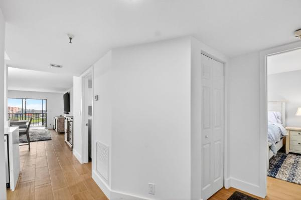 Huntington Lakes 2, 6866 Huntington Ln #602, Delray Beach, Florida 33446, image 2