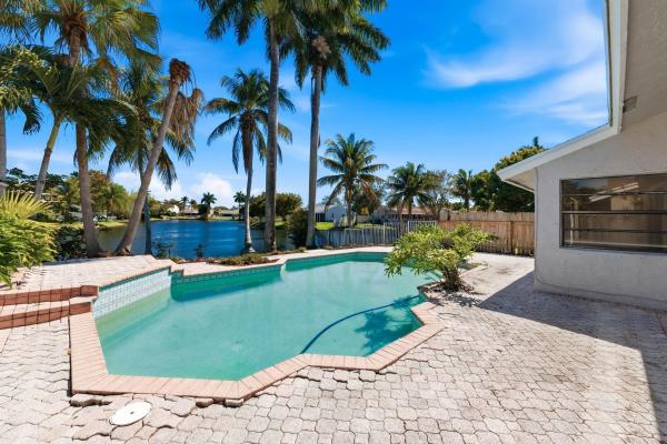 Shenandoah, 820 Rock Hill Ave, Davie, Florida 33325, image 2