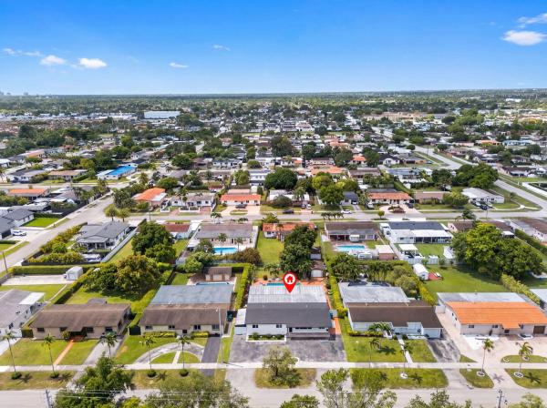 10040 SW 32nd St, Unincorporated Dade County, Florida 33165, image 1