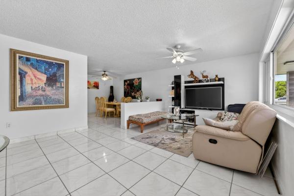 10040 SW 32nd St, Unincorporated Dade County, Florida 33165, image 1