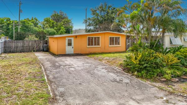 Forest Hill Village, 2066 Tarragon Rd, West Palm Beach, Florida 33415, image 2