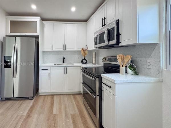 Central Oakland Park, 953 NE 37th St, Oakland Park, Florida 33334, image 1