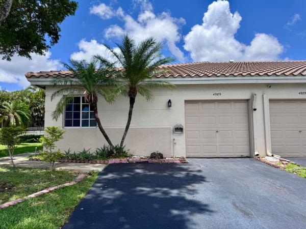 Banyan Oakridge, 4989 SW 32nd Ter, Dania Beach, Florida 33312, image 1