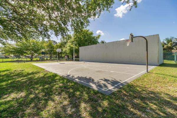 Jupiter Village, 178 Pinewood Ct, Jupiter, Florida 33458, image 2