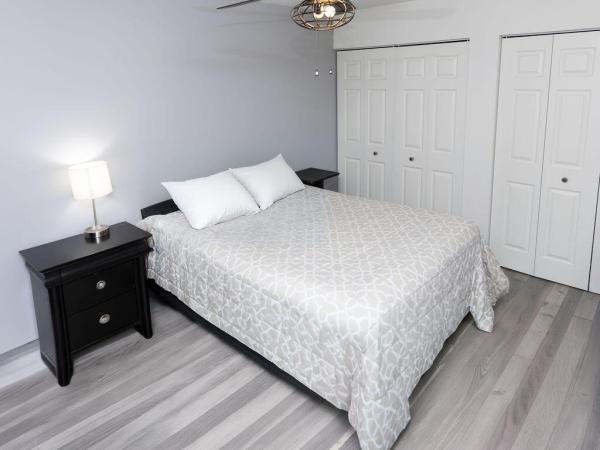 Foxwood Estates Of Lakeside Green, 4978 Alder Dr #B, West Palm Beach, Florida 33417, image 2