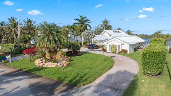 Tequesta Country Club, 163 River Dr, Tequesta, Florida 33469, image 1