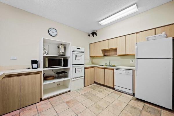 Le Chateau Royal, 3540 S Ocean Blvd #309, South Palm Beach, Florida 33480, image 2