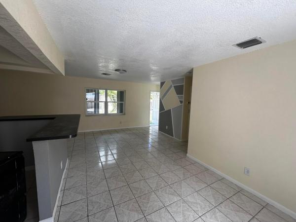 Collier City, 2691 NW 8th St, Pompano Beach, Florida 33069, image 2