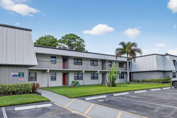 Woodland Apartments, 2513 S 17th St #206, Fort Pierce, Florida 34982, image 3