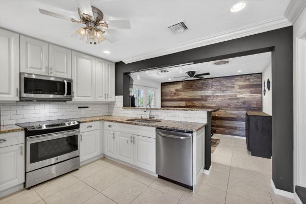 Pleasant Ridge, 1964 Circle Dr, North Palm Beach, Florida 33408, image 2