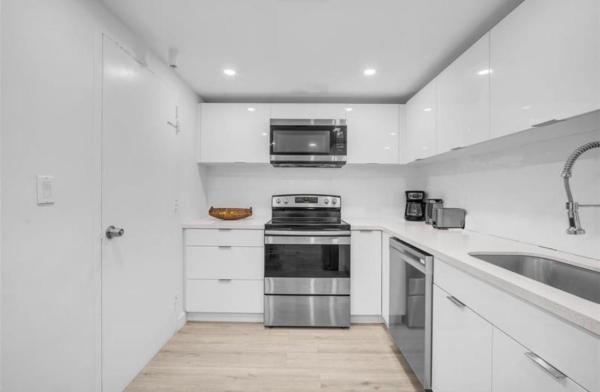 Sian Ocean Residences, 4001 S Ocean Dr #7K, Hollywood, Florida 33019, image 2