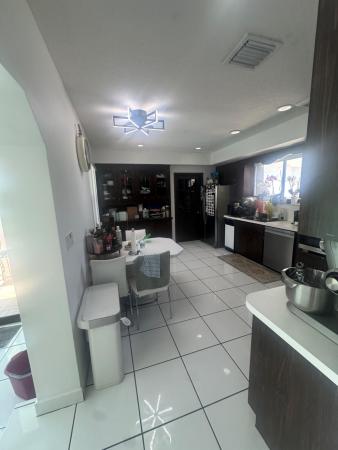 Golden Isles, 600 Hibiscus Dr, Hallandale Beach, Florida 33009, image 2