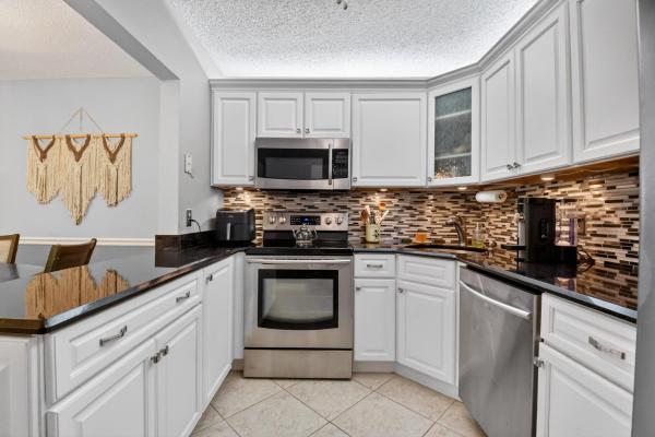 Pine Ridge South 2, 207 Pine Hov Cir #D-2, Greenacres, Florida 33463, image 3