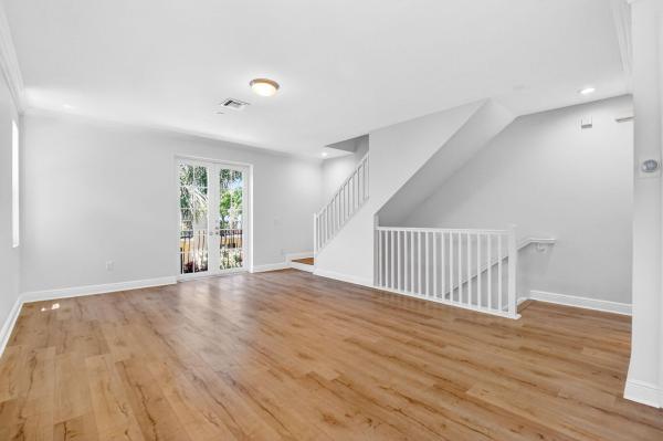Courtyards Of Lake Worth At College Park, 2502 N Dixie Hwy #32, Lake Worth Beach, Florida 33460, image 2
