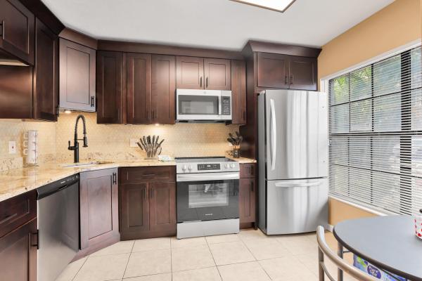 Society Hill Cannongate, 5023 E Society Pl Pl #E, West Palm Beach, Florida 33415, image 2