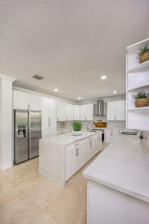 Hunters Pointe, 1879 Hidden Trail Ln, Weston, Florida 33327, image 3