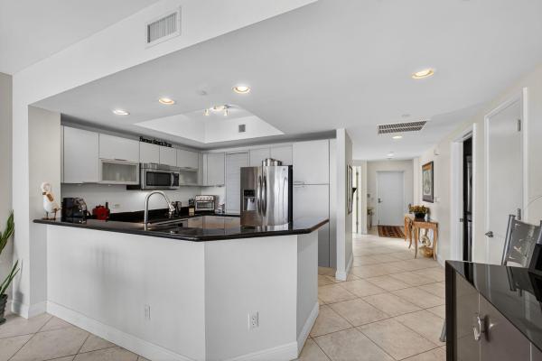 Marina Grande Club & Residences, 2640 Lake Shore Dr #1716, Riviera Beach, Florida 33404, image 2