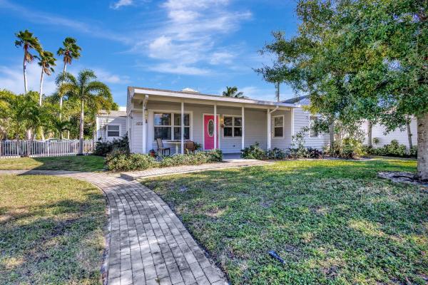 Fernwood, 736 Rockland Dr, West Palm Beach, Florida 33405, image 2