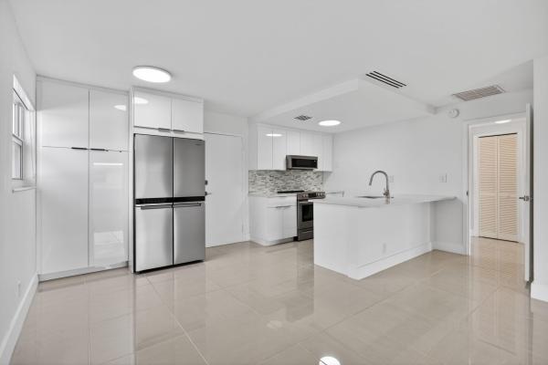 Pompano By The Sea, 3212 NE 12th St #204, Pompano Beach, Florida 33062, image 3