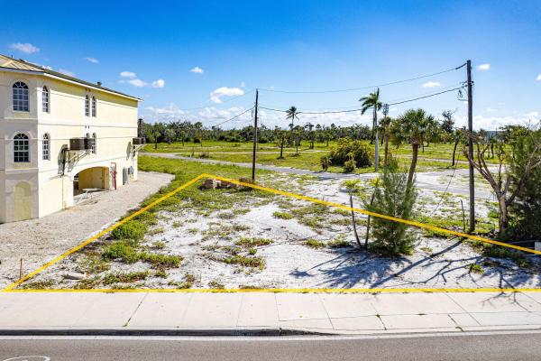 Winklers, 2915 Estero Blvd #2, Fort Myers Beach, Florida 33931, image 3