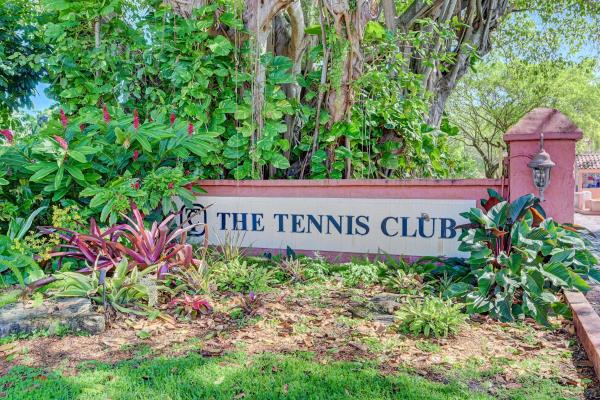 Tennis Club McLoughlin, 640 Tennis Club Dr #103, Fort Lauderdale, Florida 33311, image 1