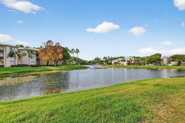 Grand View At Crestwood, 600 Crestwood Ct N #607, Royal Palm Beach, Florida 33411, image 1