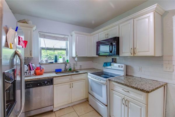 Lake Worth Town, 322 N C St, Lake Worth Beach, Florida 33460, image 1